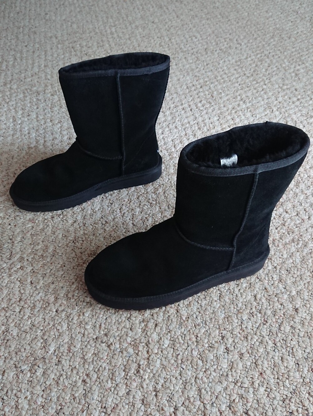 Koolaburra by UGG Koola Short Boots in black size 7